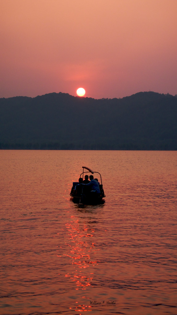 Sunset on West Lake