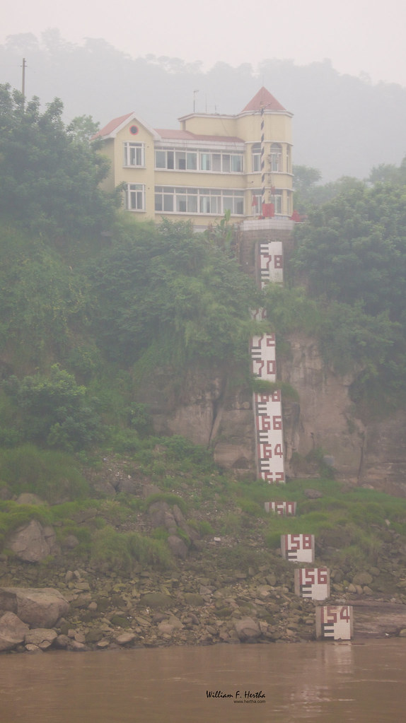 Images saling down the Yangtze