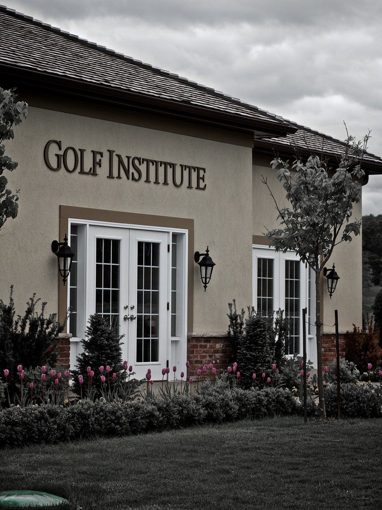 Golf Institute at the Club at Bondhead