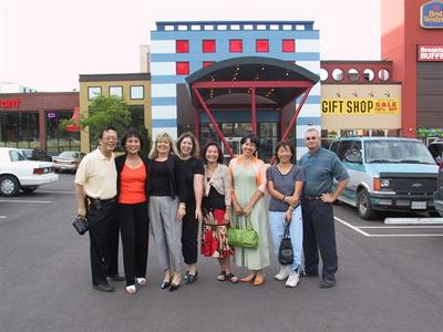 From left to right: Jason, Wendy, Leslie, Jo-ann, Ellen, Olga, Linda and me