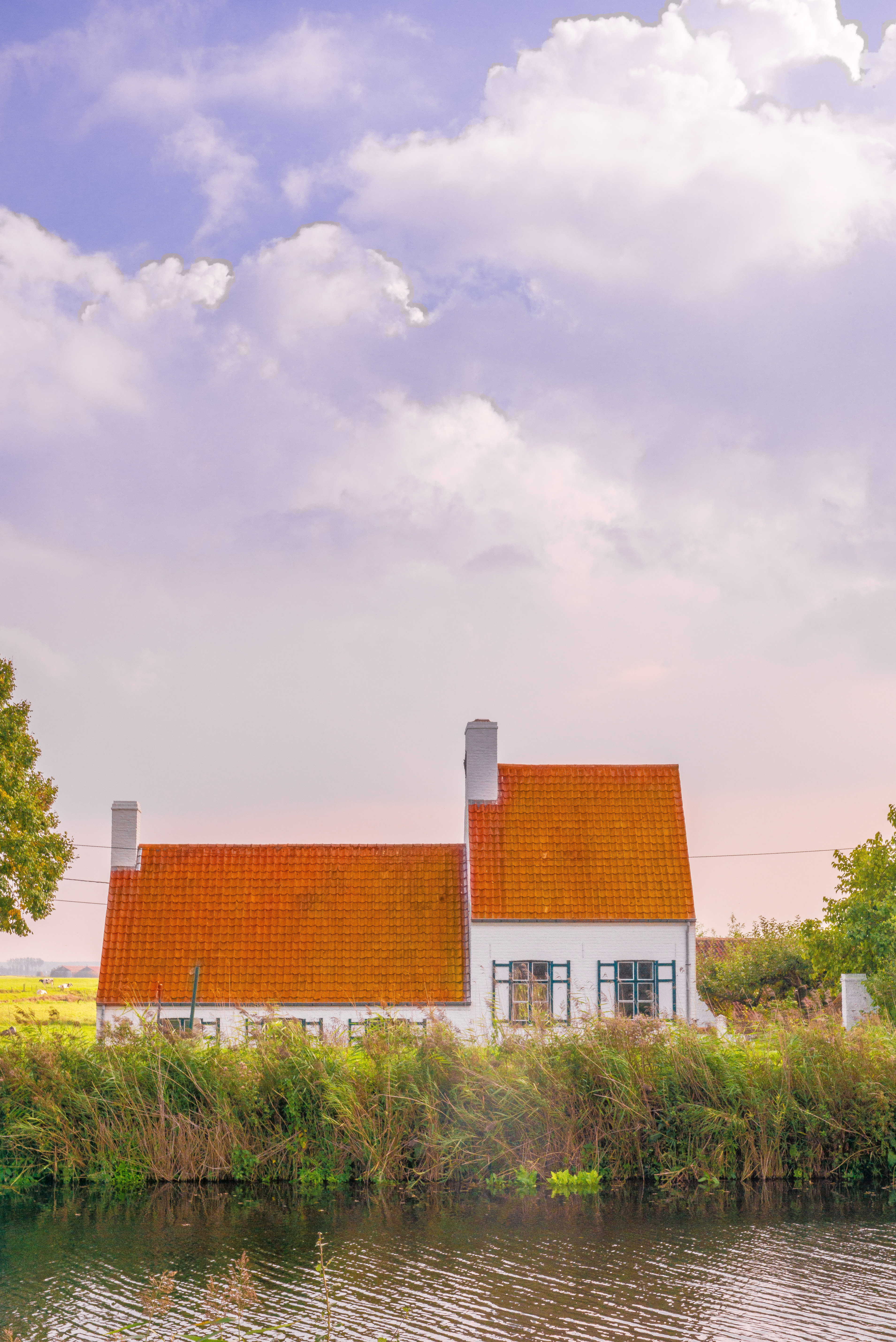 Cottage on CanalLeica M, Leica Noctilux-M 1:0.95/50mm, ISO 200, f/16, 1/180 sec