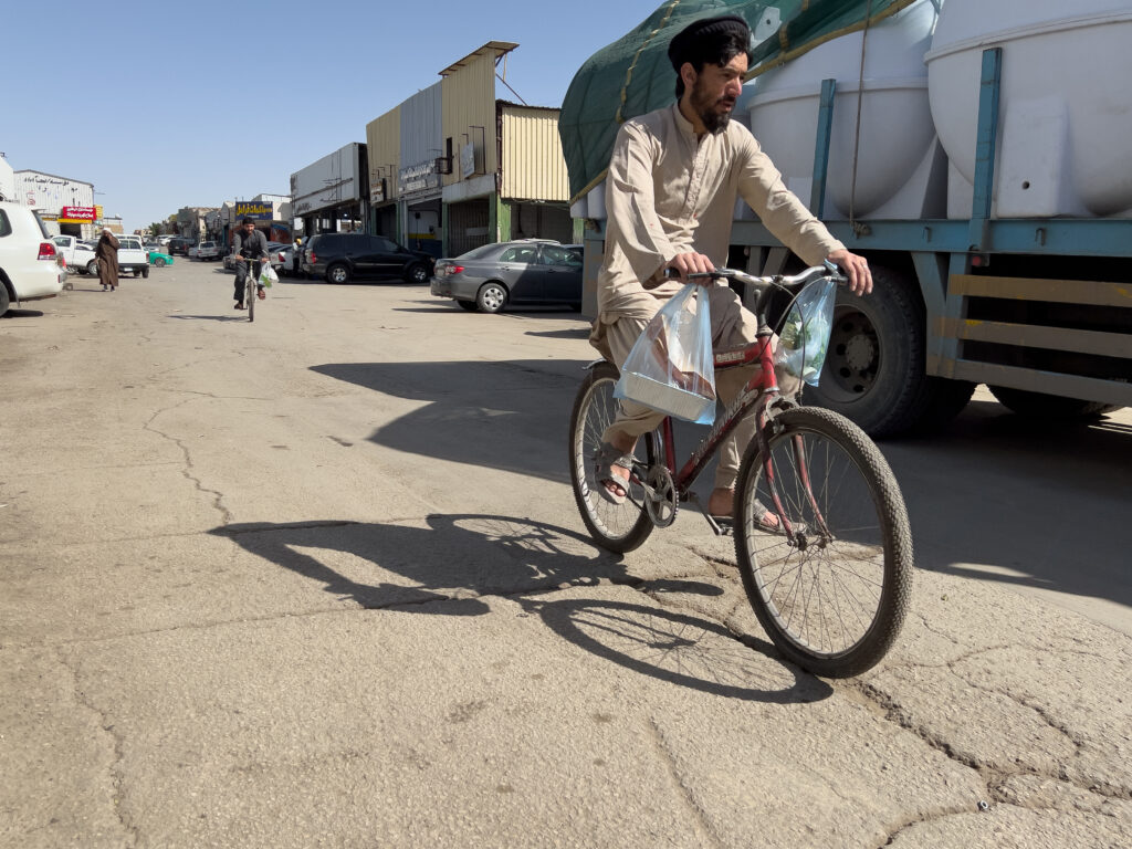 2024-02 Saudi Arabia, Bicycle, One Face, Person, Profile Face, Projects, Street, Vehicle